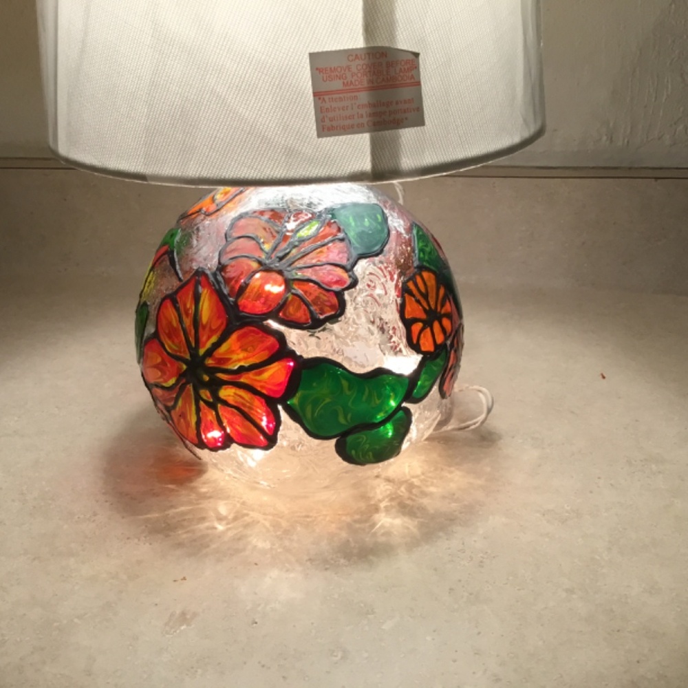 Hand painted Stained glass 13 inch Hummingbird and Hibiscus Lamp - Picture 4 of 7